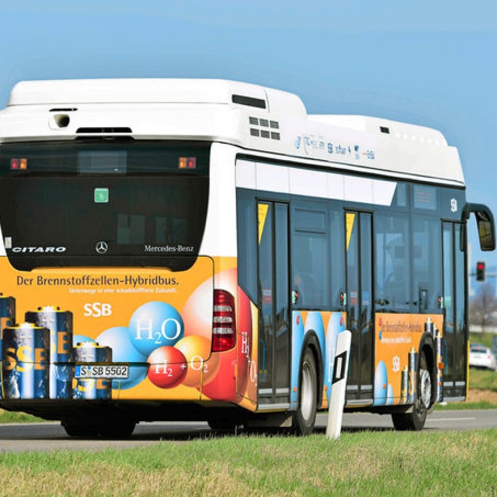 Mercedes-Citaro-Fuelcell-Hybrid-Bus2