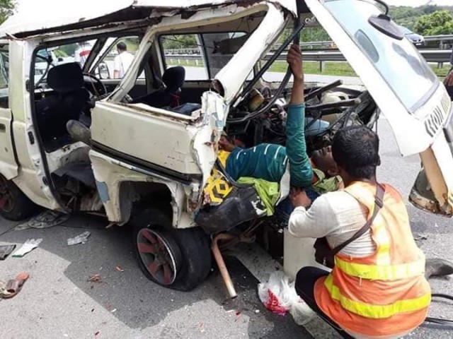 accident on KL-Kuantan highway-3