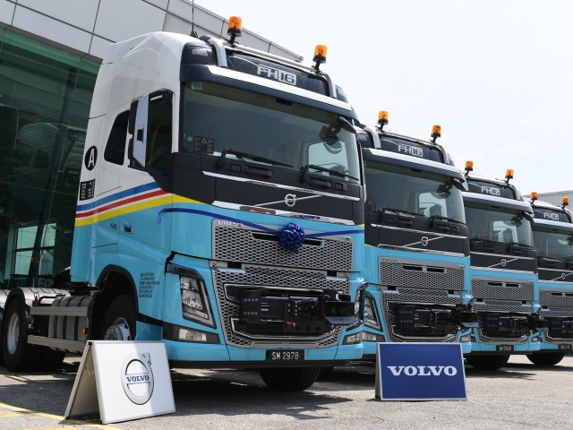 Volvo Trucks Aman Logistik__7895