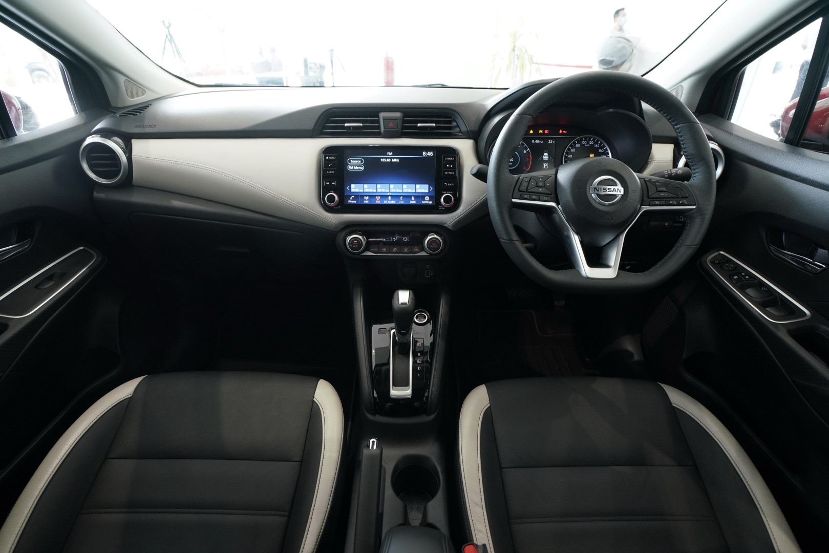 2020 nissan almera interior