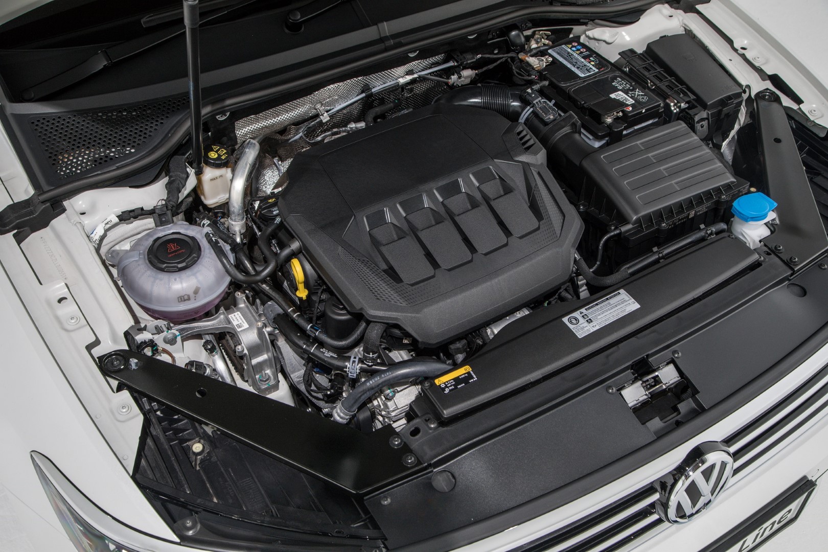 volkswagen passat r-line engine