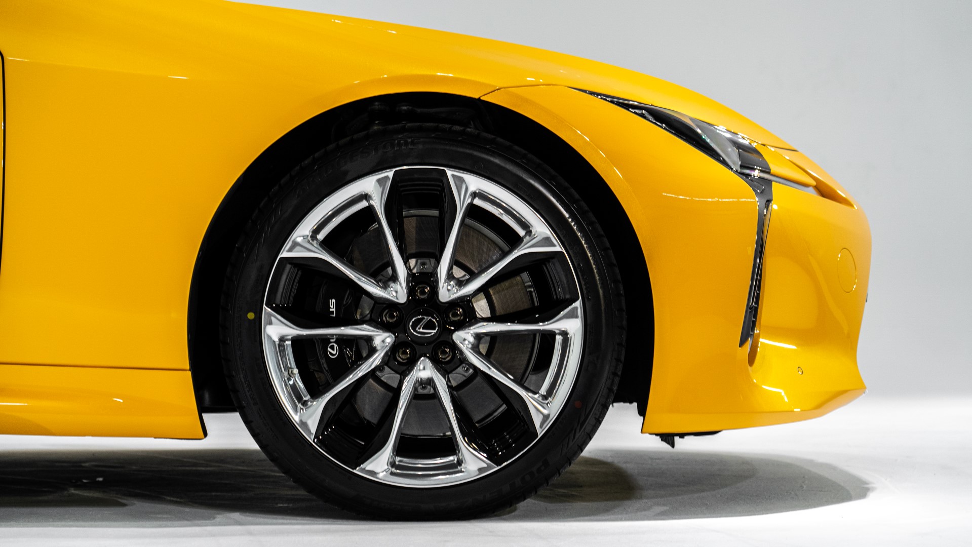 2020 Lexus LC 500 Convertible Rims