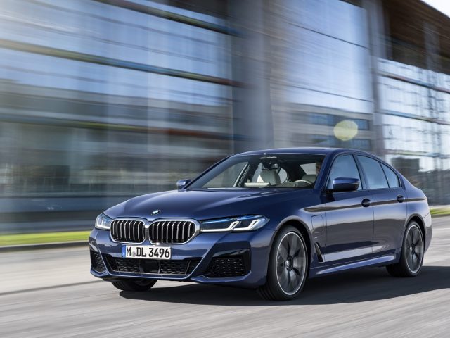 01. The New BMW 530e M Sport