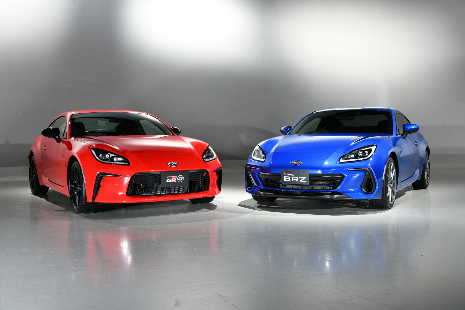 2021 Toyota GR 86 vs Subaru BRZ