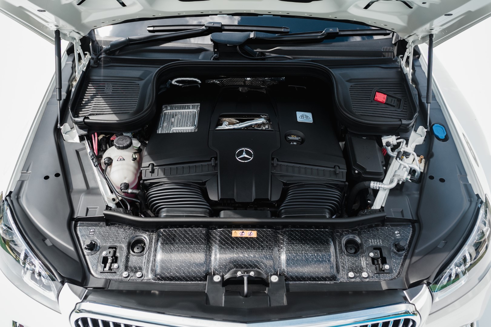 Mercedes-Maybach GLS600 engine