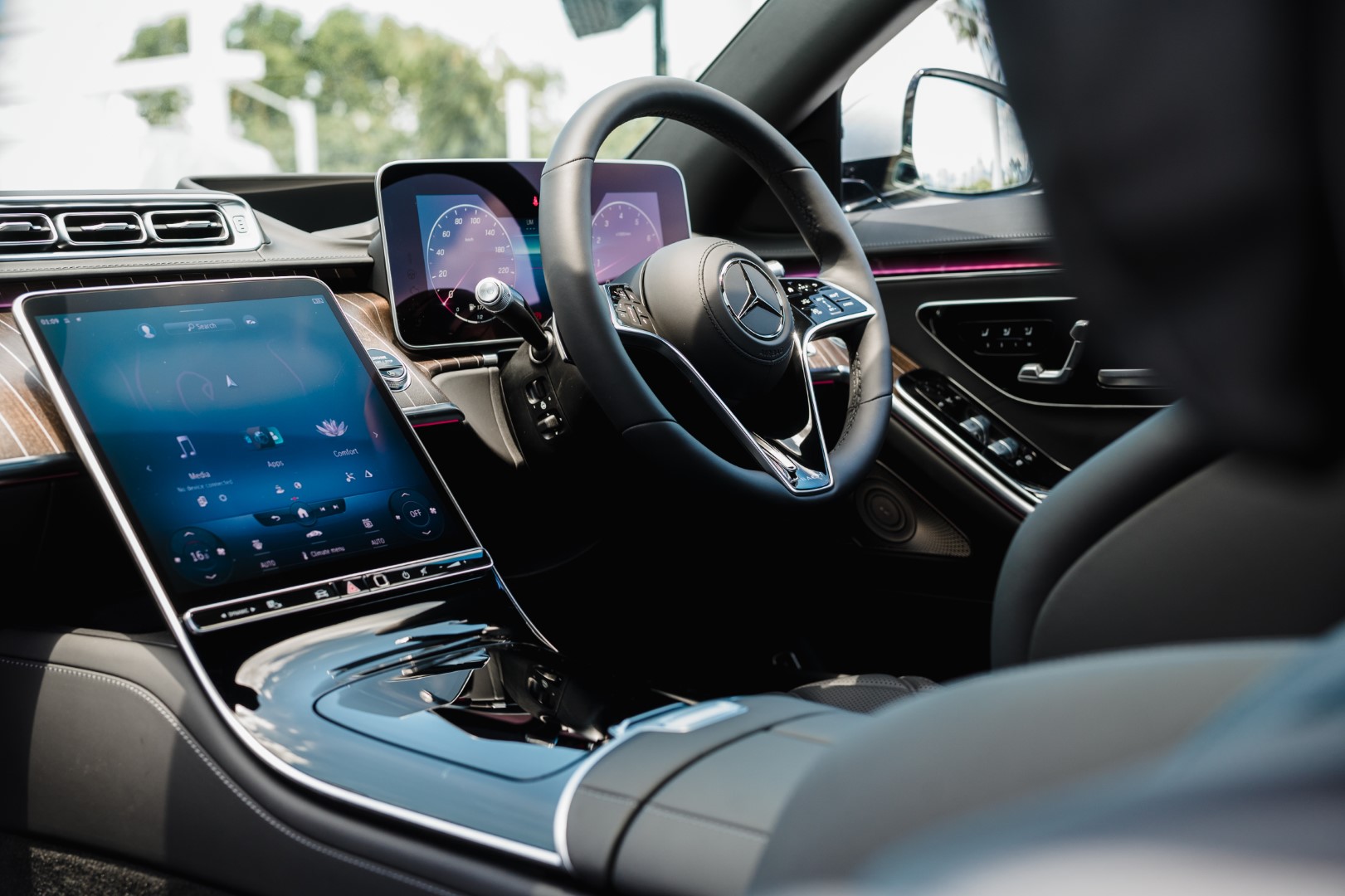 Maybach S580 interior