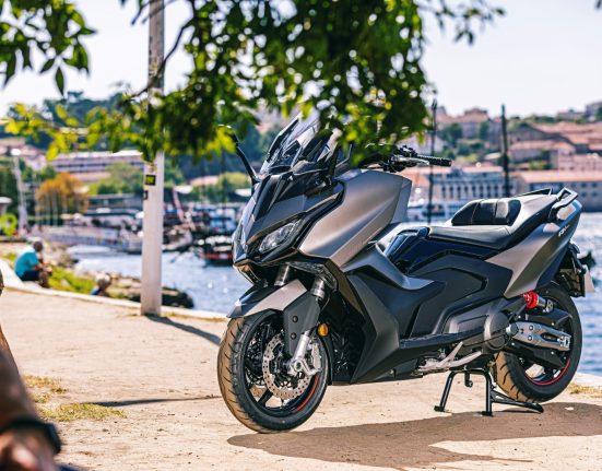 Kymco AK550