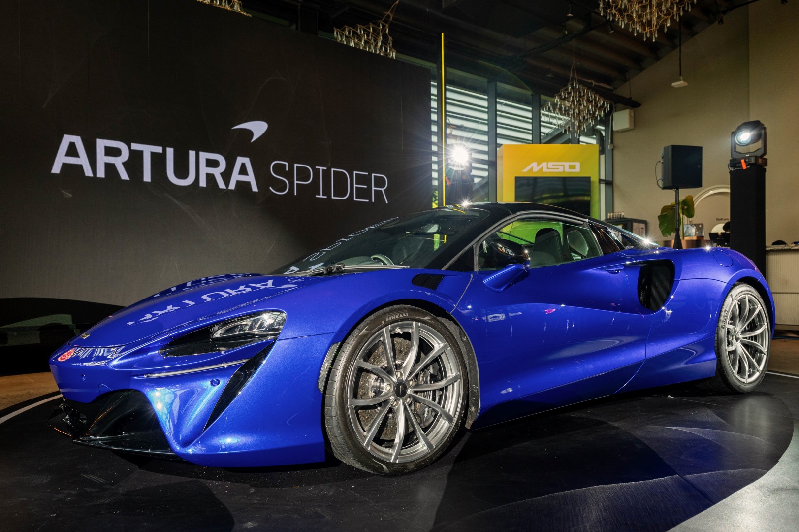 McLaren Artura Spider