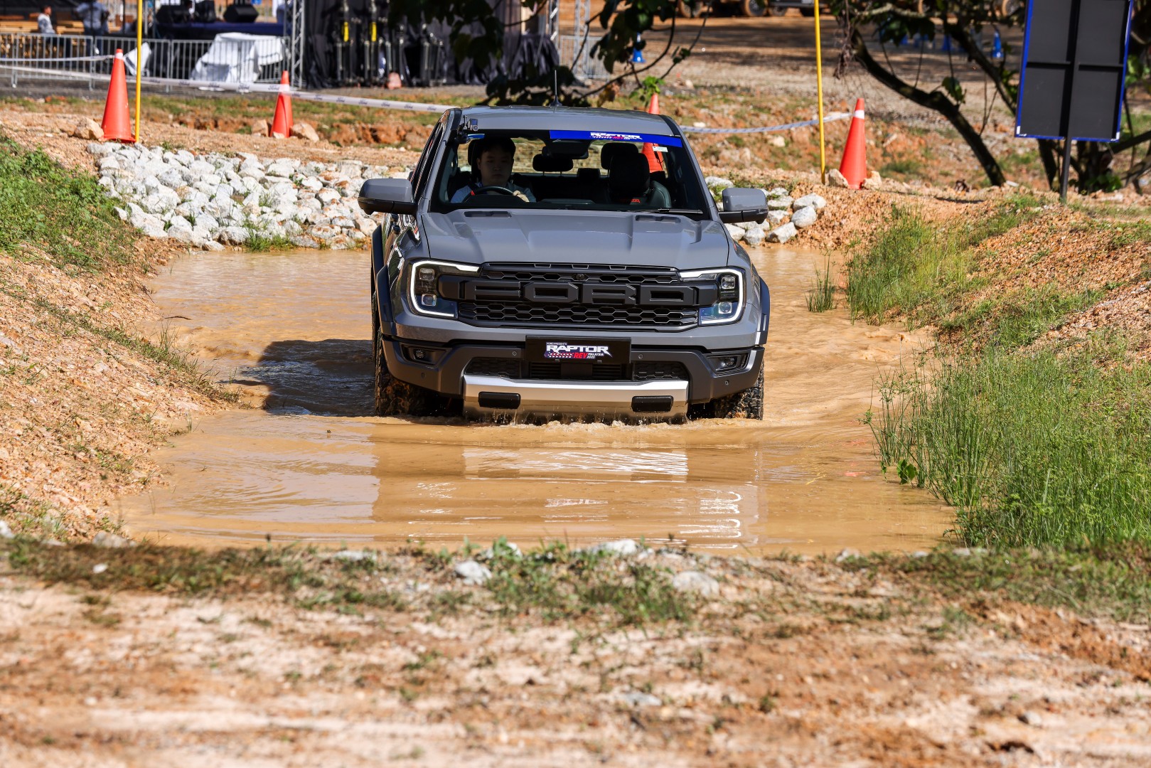 Ford Raptor Rev